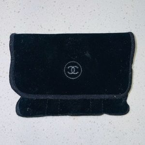 CHANEL collection essentielle.Multi-use palette